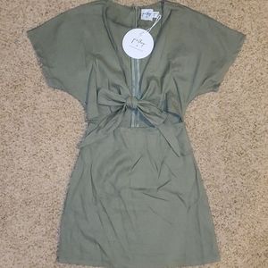 ⭐️NWT⭐️Princess Polly Kiss Land Tie Front Mini Dress